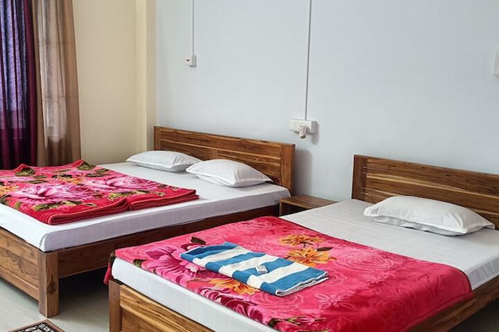 Room 9 of 36