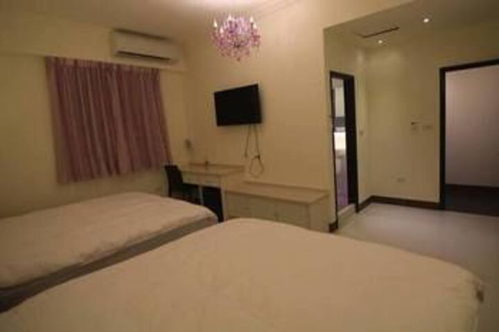 Room 12 of 26