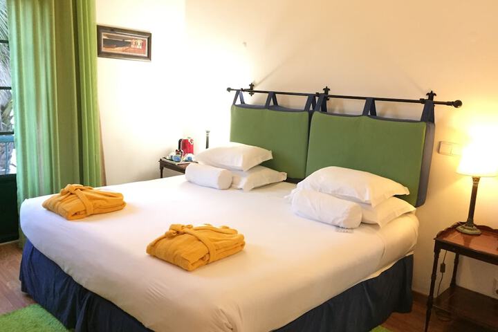 Room 15 of 115