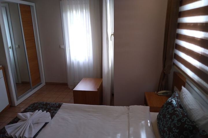 Room 38 of 123
