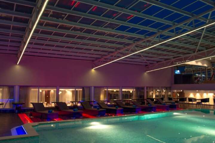 Hotel with Pool