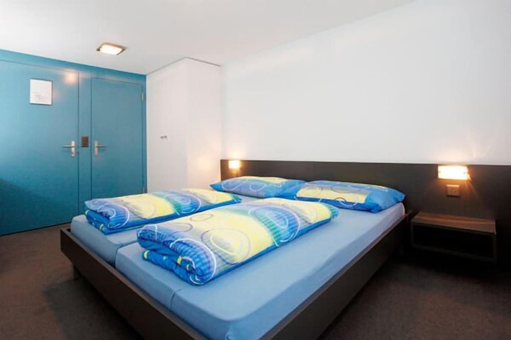 Room 17 of 46