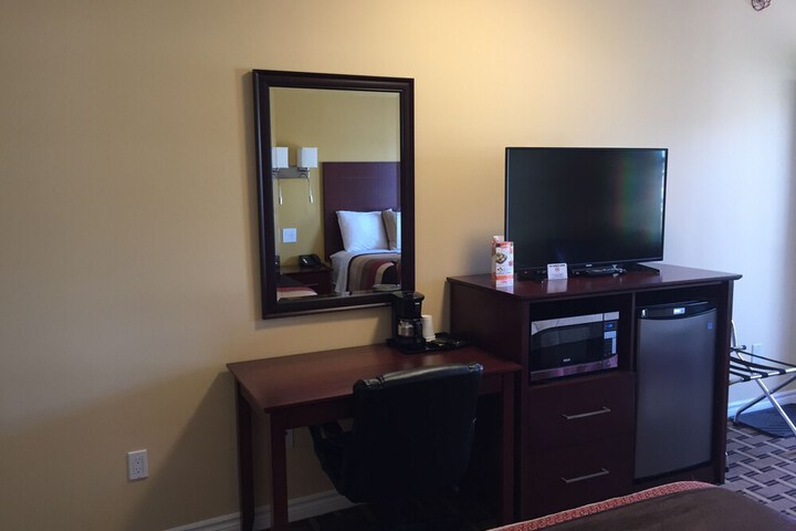 Room 34 of 62