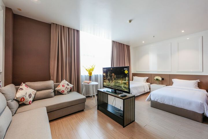 Room 13 of 46