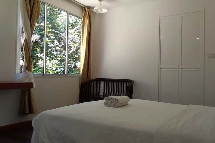 Room 13 of 89