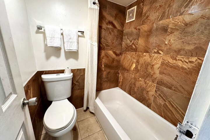 Room 15 of 24