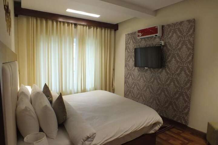 Room 19 of 39