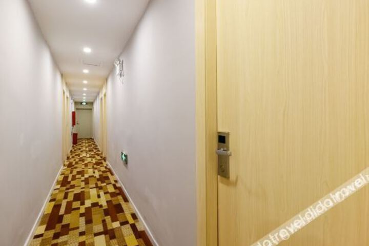 Hotel Interior 8 of 18