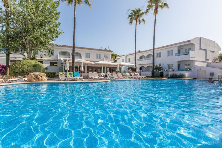 Pools & Facilities