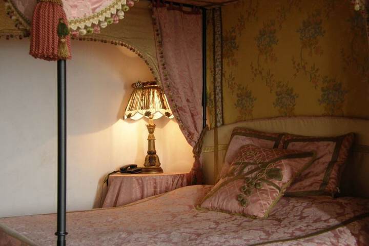 Room 7 of 56