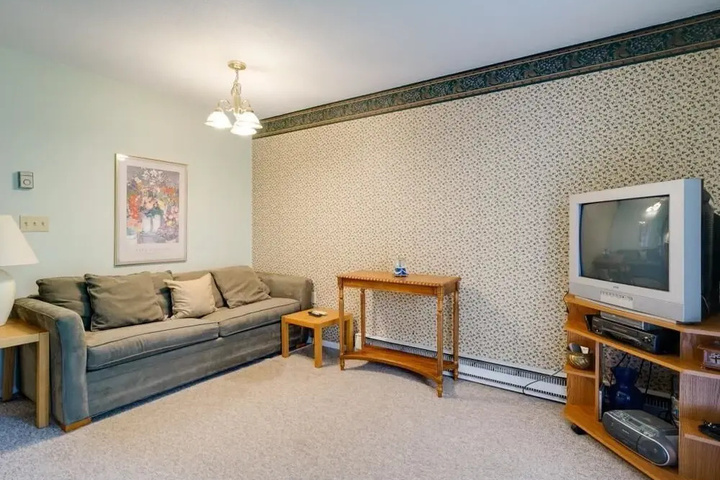 Room 4 of 14