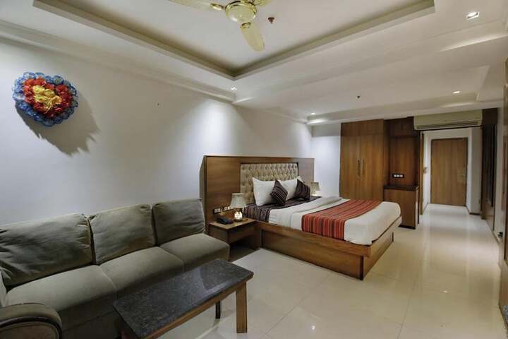Room 8 of 44