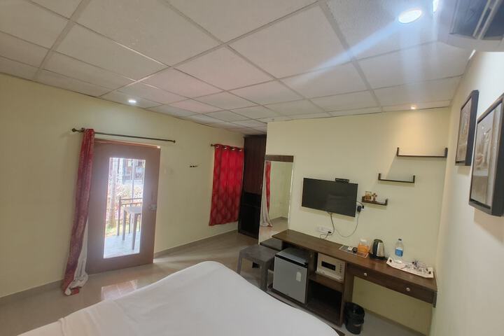 Room 7 of 27
