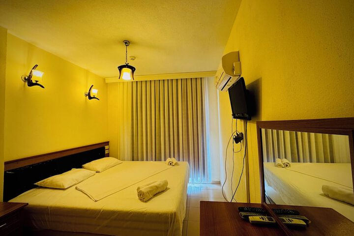 Room 15 of 36