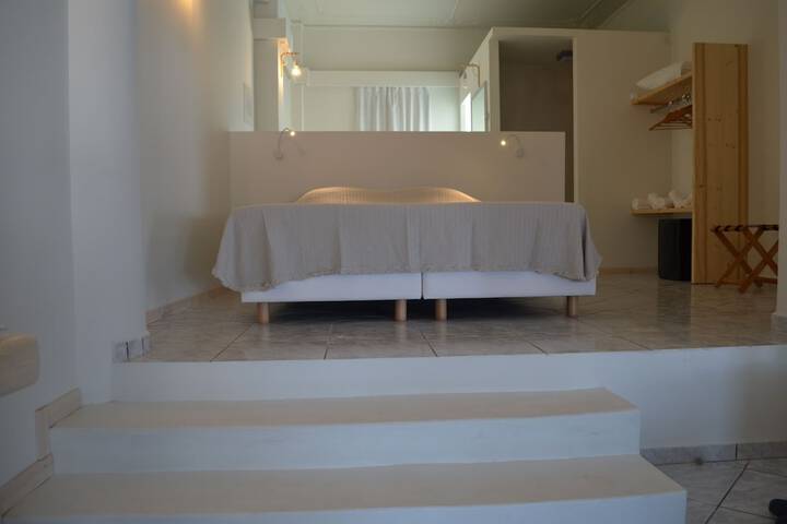 Room 9 of 47