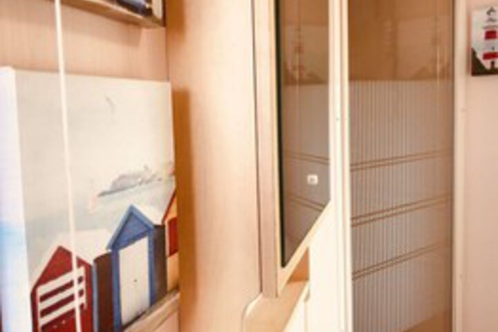 Room 9 of 49