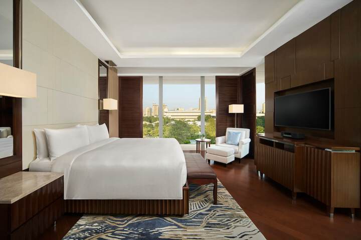 Room 38 of 176