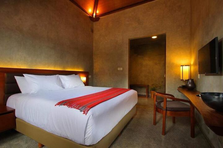 Room 8 of 35