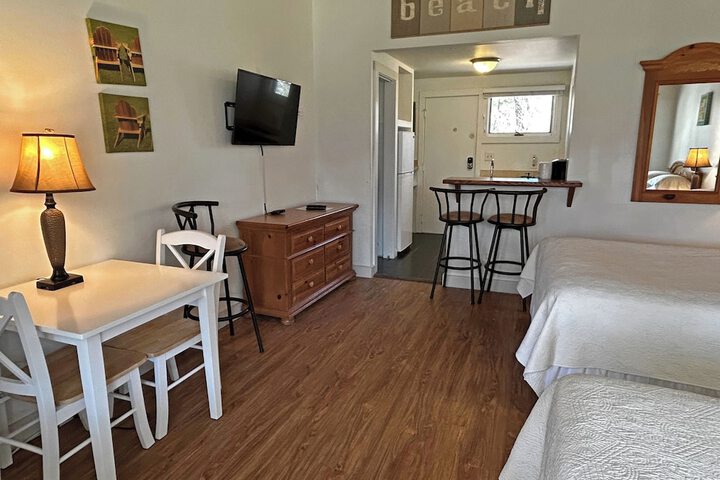 Room 80 of 212