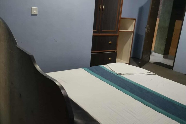 Room 16 of 46