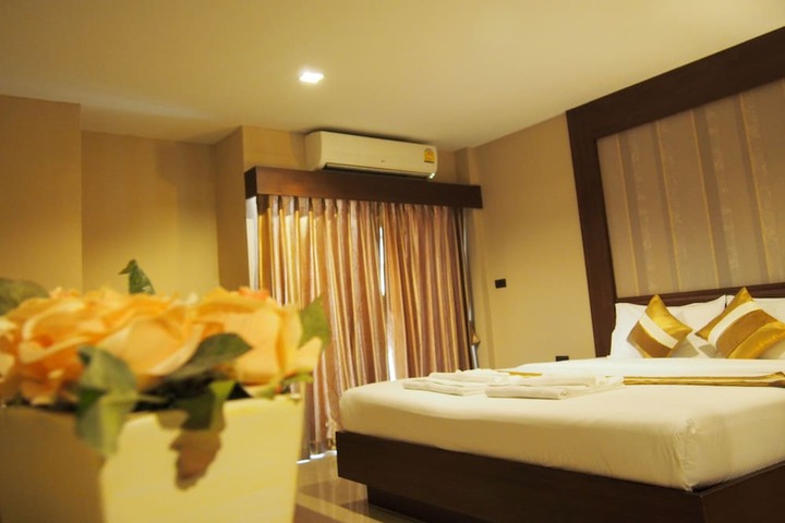 Room 16 of 34