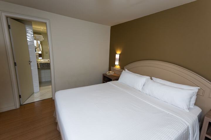 Room 9 of 92