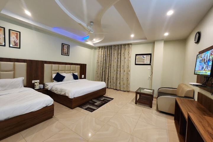 Room 3 of 15