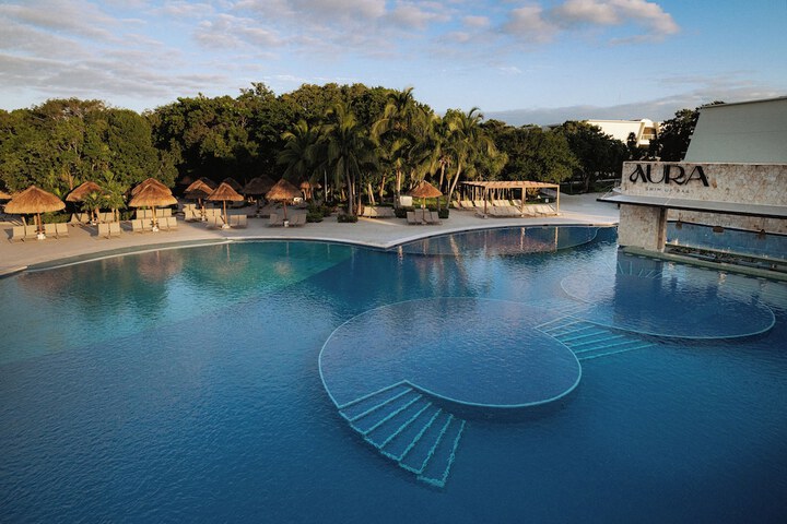 Pool 42 of 209