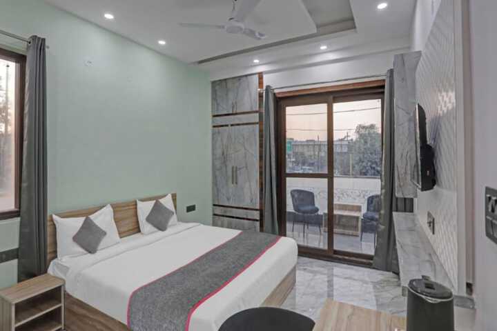 Room 3 of 10