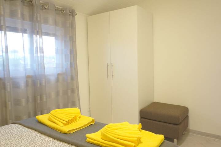Room 12 of 89