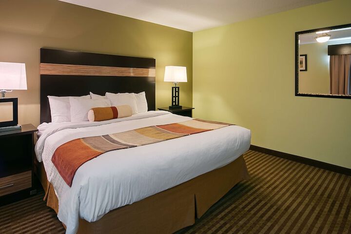 Room 8 of 35