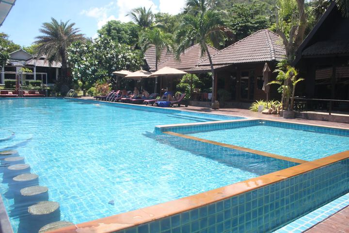 Hotel with Pool
