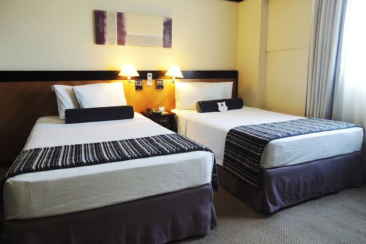 Room 6 of 48