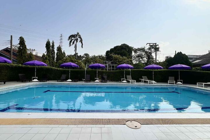 Pool 90 of 159