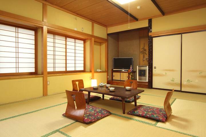 Room 6 of 47