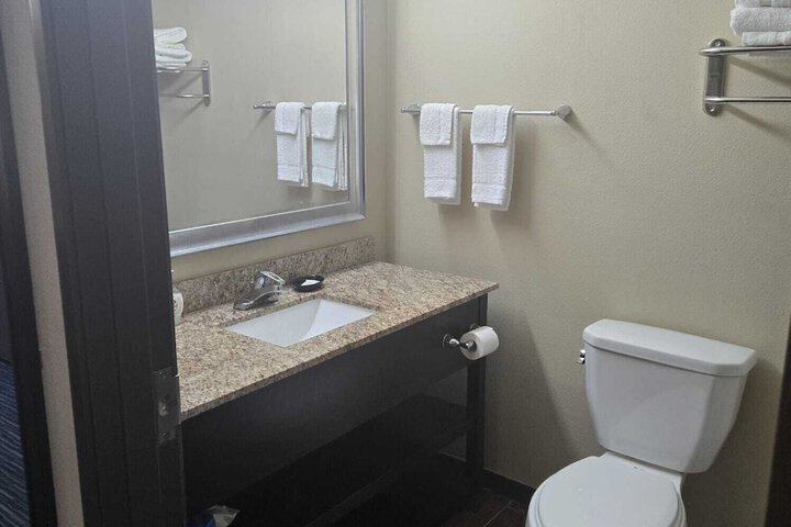 Room 25 of 39