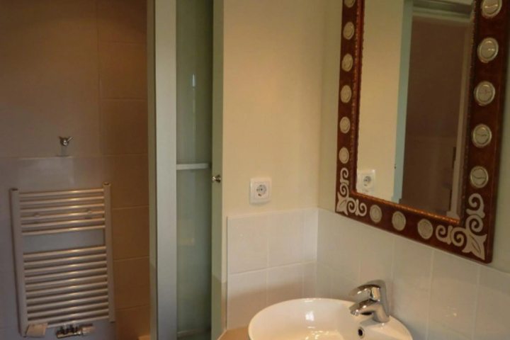 Room 9 of 21
