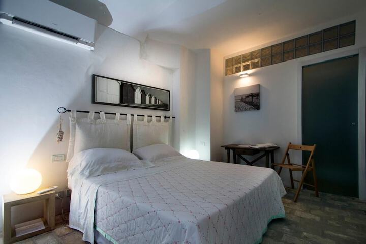Room 4 of 19