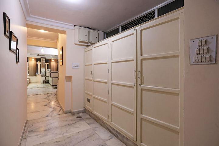 OYO 10326 HOTEL ROYAL INN