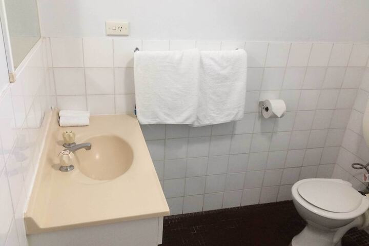 Room 10 of 13