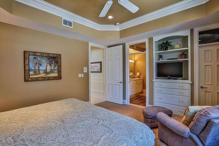 Room 7 of 33