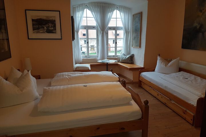 Room 30 of 80