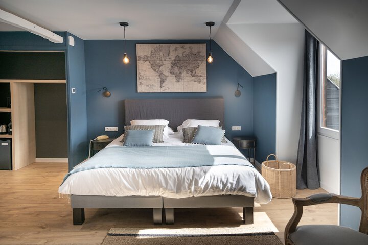 Room 6 of 24