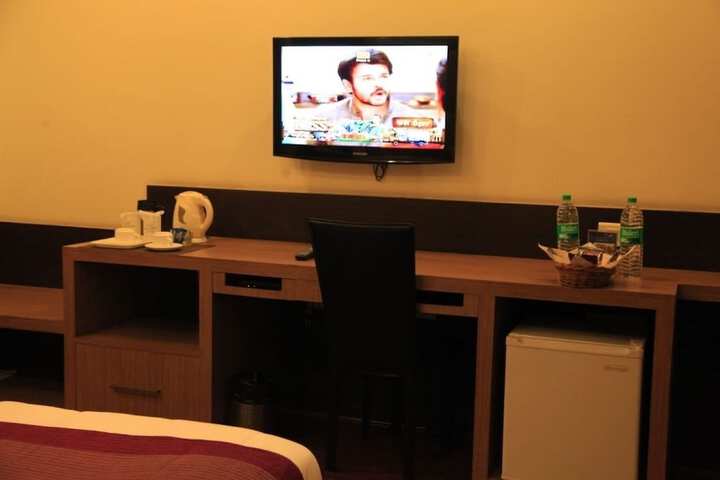 Room 4 of 25