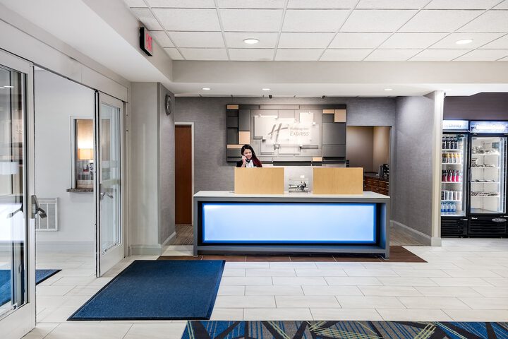 Check-in/check-out kiosk