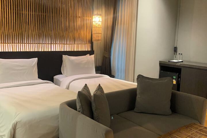 Room 28 of 54