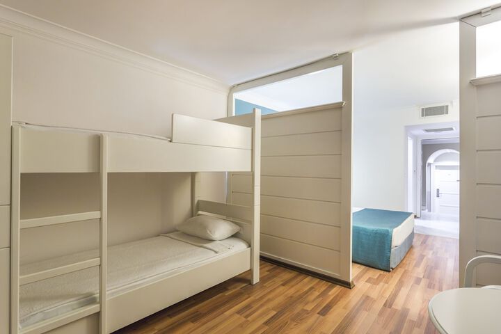 Room 10 of 39