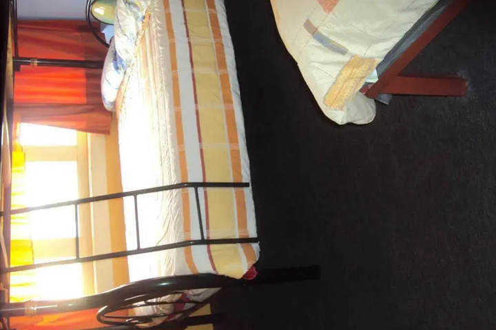 Room 7 of 12