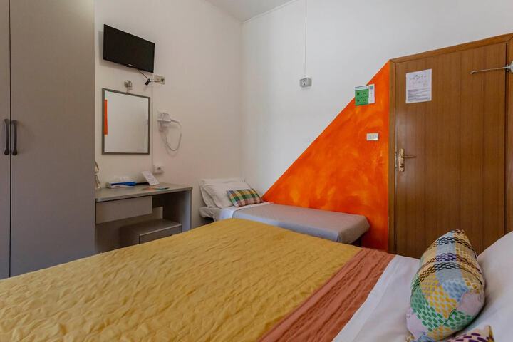 Room 17 of 60