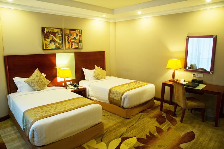 Room 28 of 75